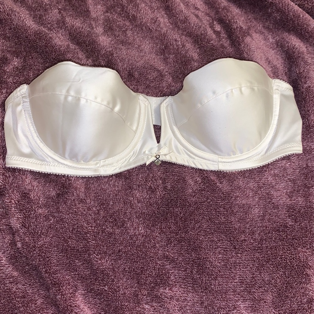 Ivory Strapless Bra (size 36B)
